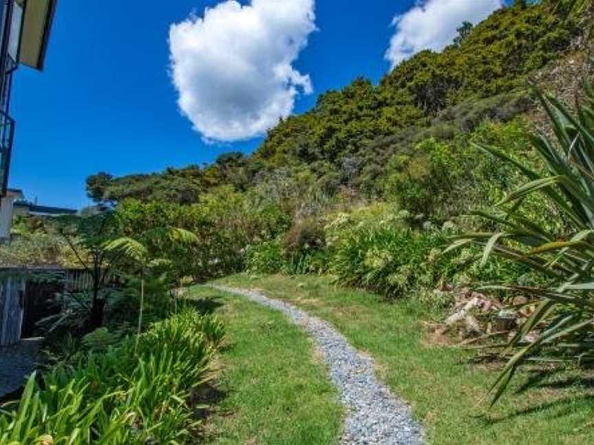 Harnifin - Langs Beach Holiday Home, New Zealand