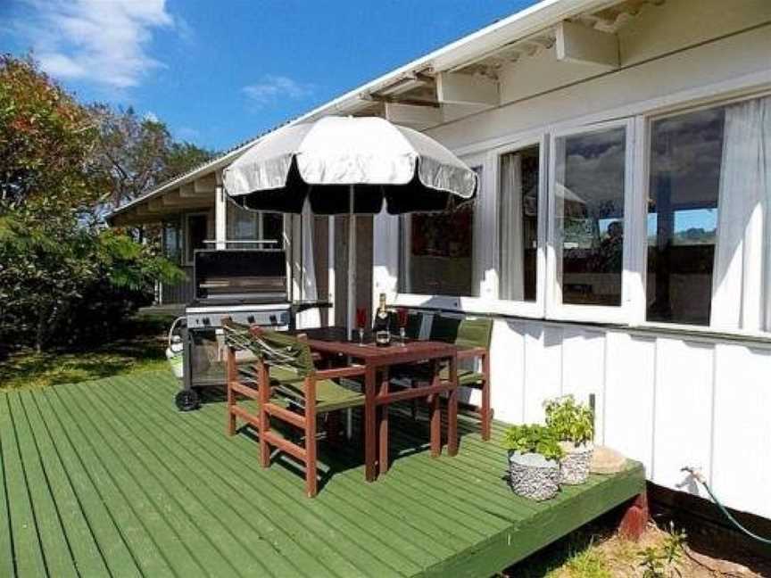 Hibiscus Cottage - Whangamata Bach, Whangamata, New Zealand