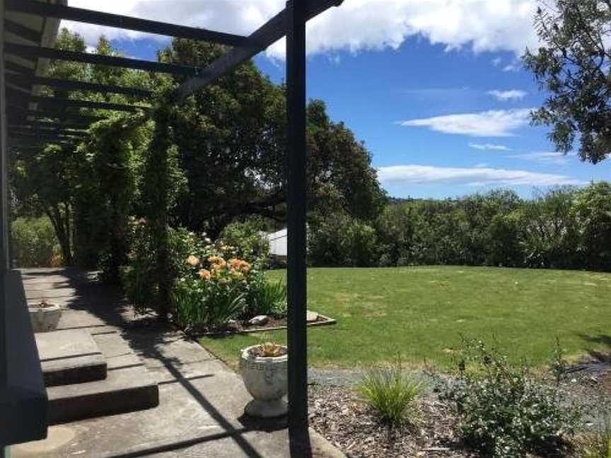 Black House Cottage, Mapua, New Zealand