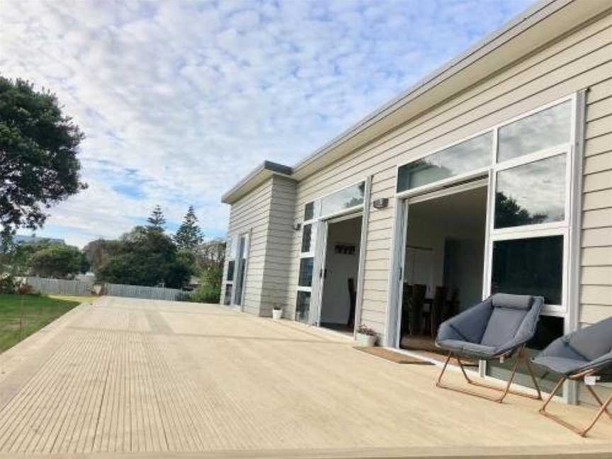 Otaki Beachfront Getaway, Otaki, New Zealand