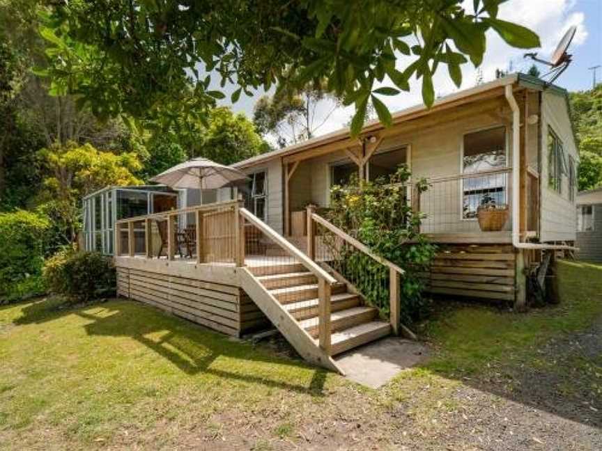 Waters Edge Cottage - Hahei Bach, Hahei, New Zealand