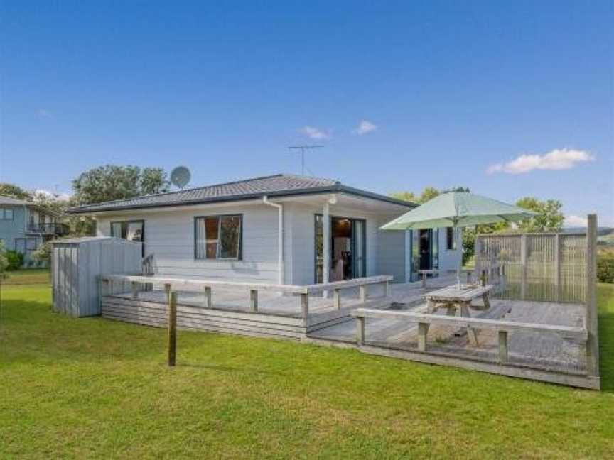 Matarangi Escape - Matarangi Holiday Home, Matarangi, New Zealand