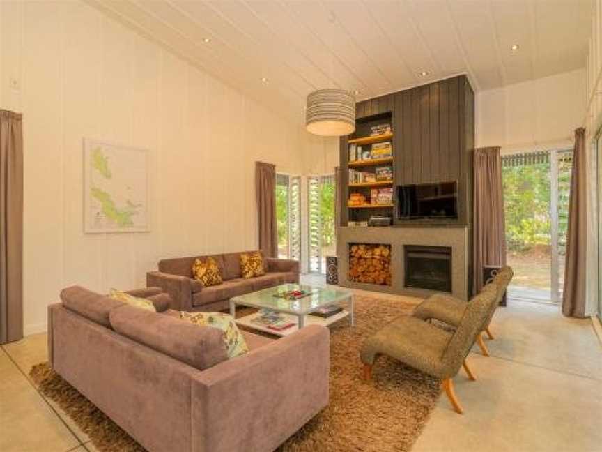 The Golden Hideaway - Matarangi Holiday Home, Matarangi, New Zealand