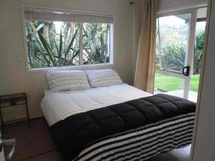 Ocean Beach Honey - Tairua Holiday Home, Tairua, New Zealand