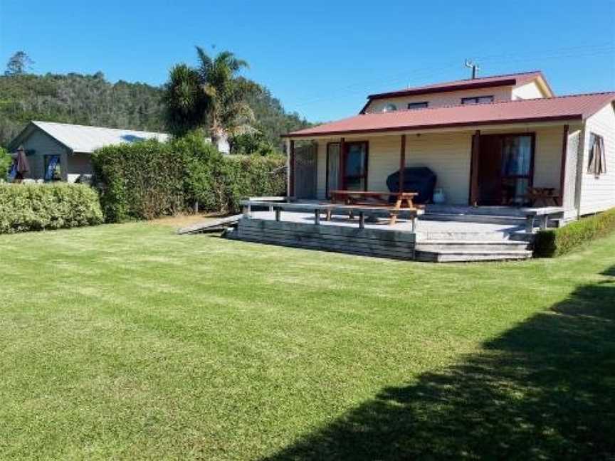 5 Doors Down - Hahei Holiday Accommodation, Hahei, New Zealand