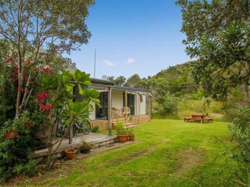 Aroona - Cooks Beach Bach, Whitianga, New Zealand