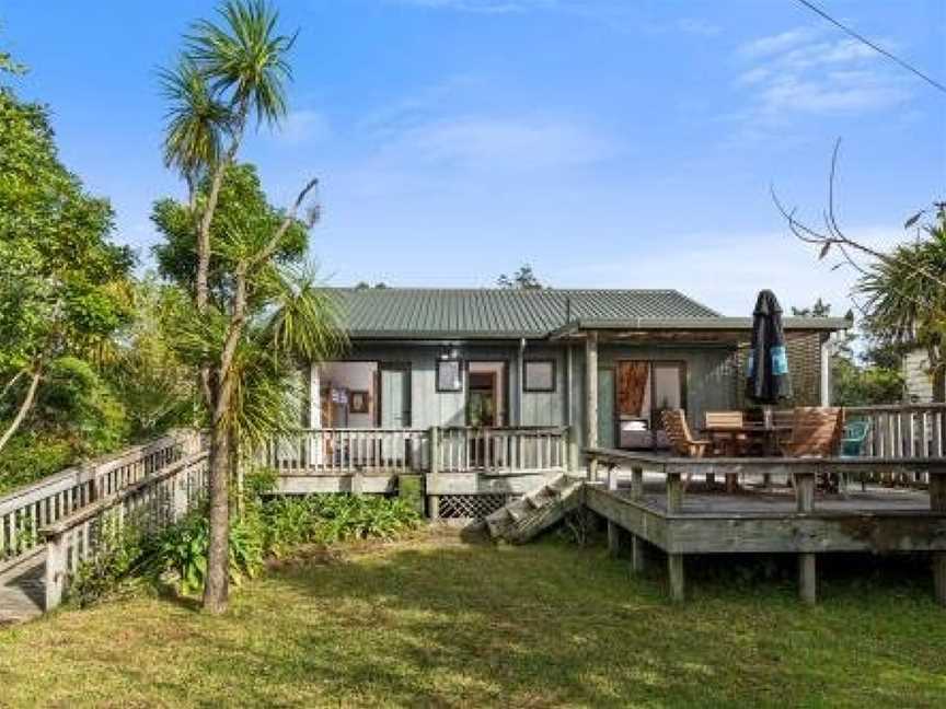 Riverview Retreat - Cooks Beach Holiday Home, Whitianga, New Zealand