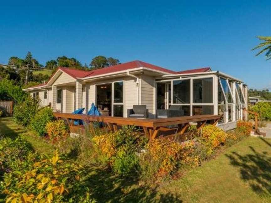 Home Base - Cooks Beach Holiday Home, Whitianga, New Zealand