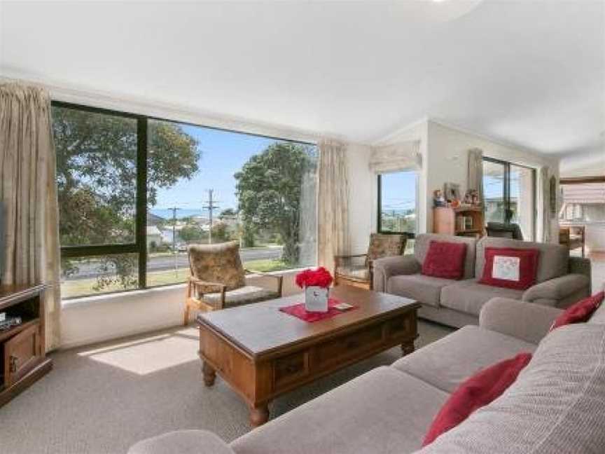 Sweeping Sea Views - Waihi Holiday Home, Waihi Beach, New Zealand