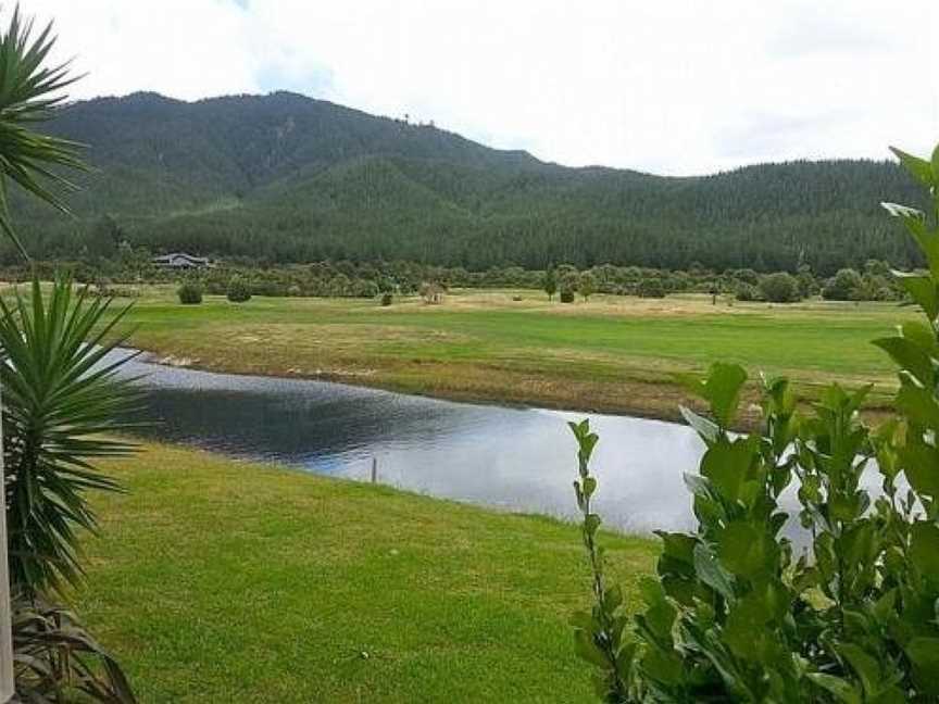 Mistry Hideout - Lakes Resort Pauanui Holiday Home, Pauanui, New Zealand