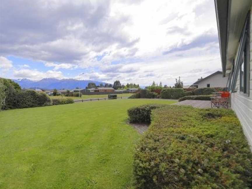 Bach on Speight - Te Anau Holiday Home, Te Anau, New Zealand