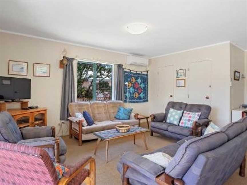 Room for The Family - Bowentown Bach, Waihi Beach, New Zealand