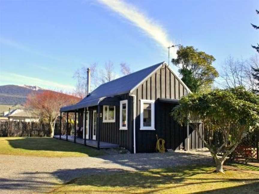 Bluehaven Cottage - Turangi Holiday Home, Turangi, New Zealand