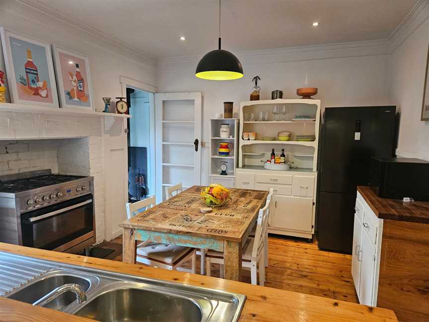 Sausalito Daylesford - Dog Friendly, Accommodation in Daylesford - Kitchen