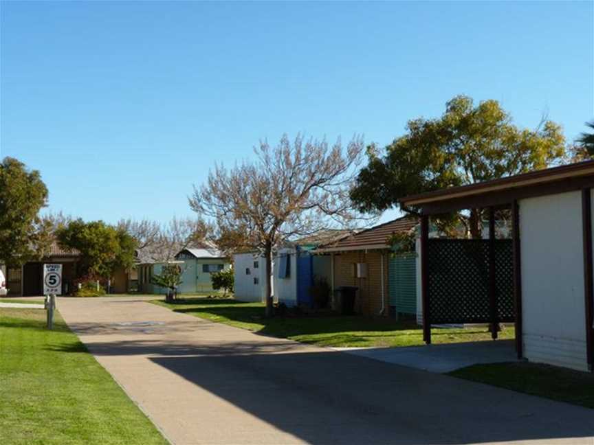 Leander Reef Holiday Park, Accommodation in Port Denison