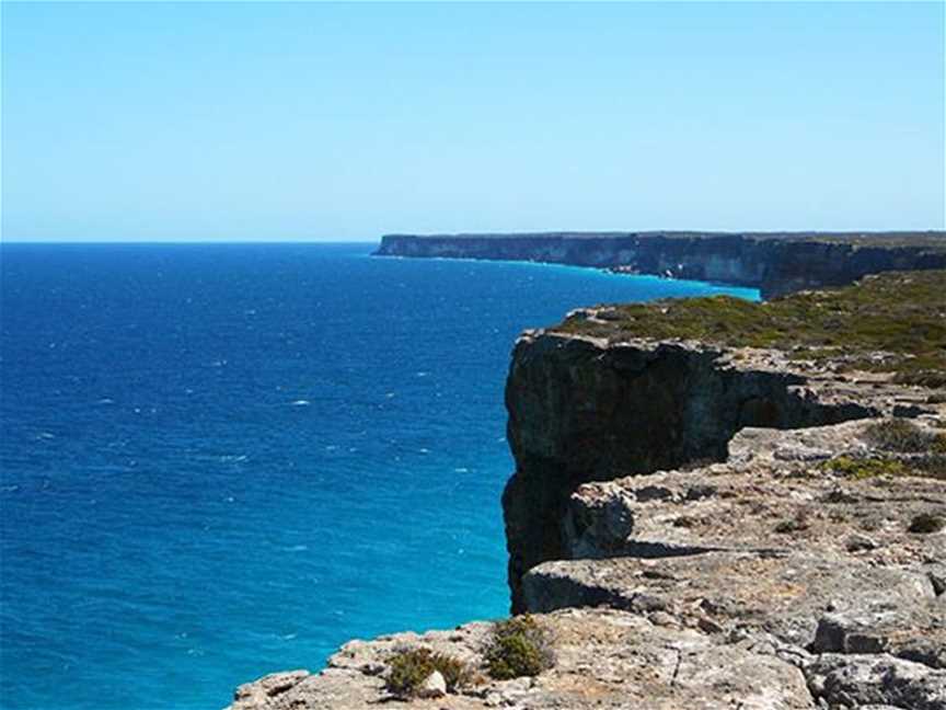 Baxter Cliffs and Nuytsland Nature Reserve, Tourist attractions in Cocklebiddy