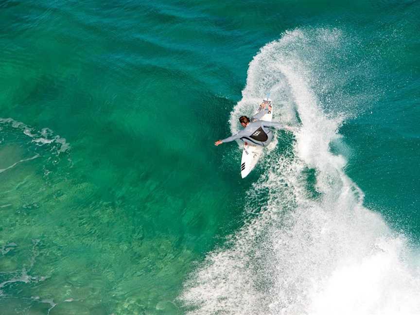 Surfing at Injidup Beach, Tourist attractions in Yallingup