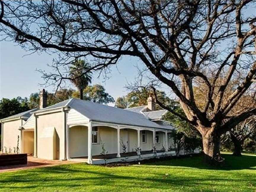 Linton and Kay at Mandoon Estate Winery, Tourist attractions in Caversham