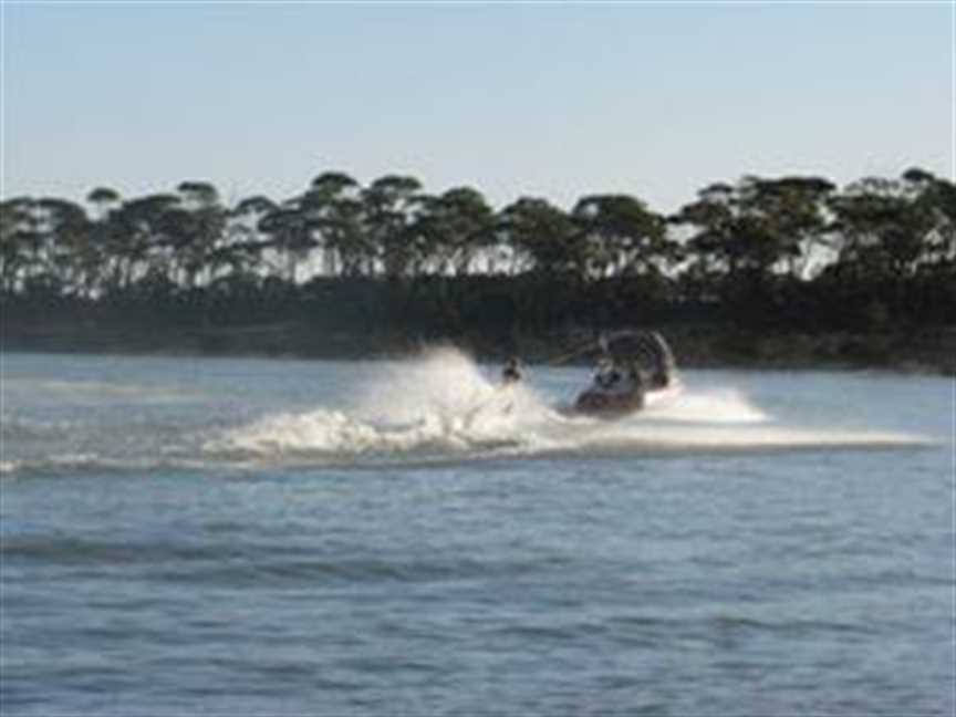 Wakemans Lake, Tourist attractions in Narembeen