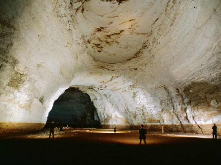 Abrakurrie Cave, Tourist attractions in Eucla