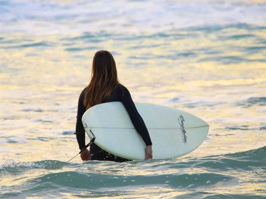 Surfing at The Fruit Bowl, Tourist attractions in Rottnest Island