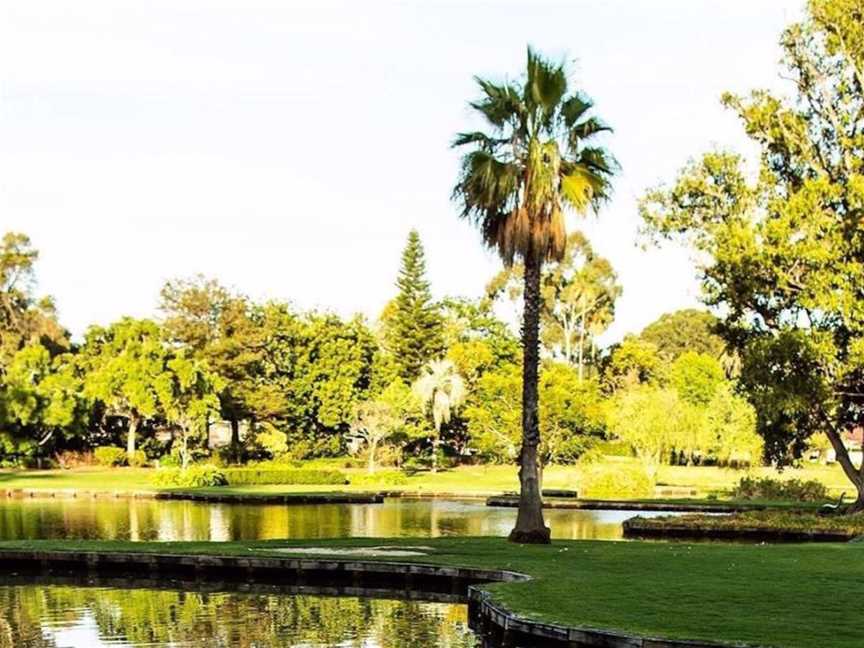 Queens Gardens, Tourist attractions in East Perth