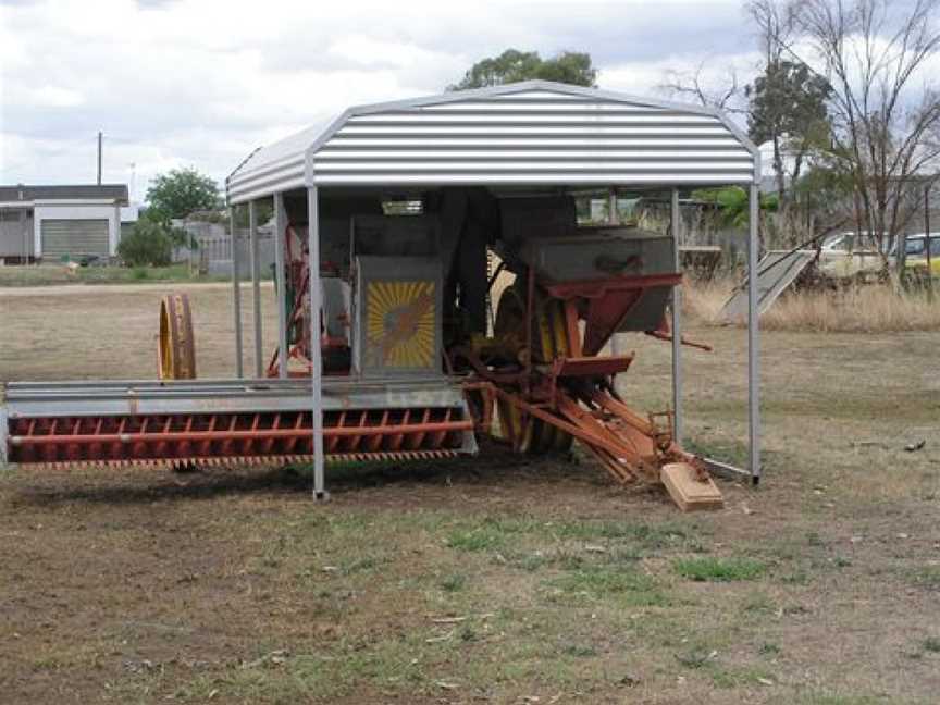 Ed's Old Farm Machinery Museum, Tourist attractions in Henty