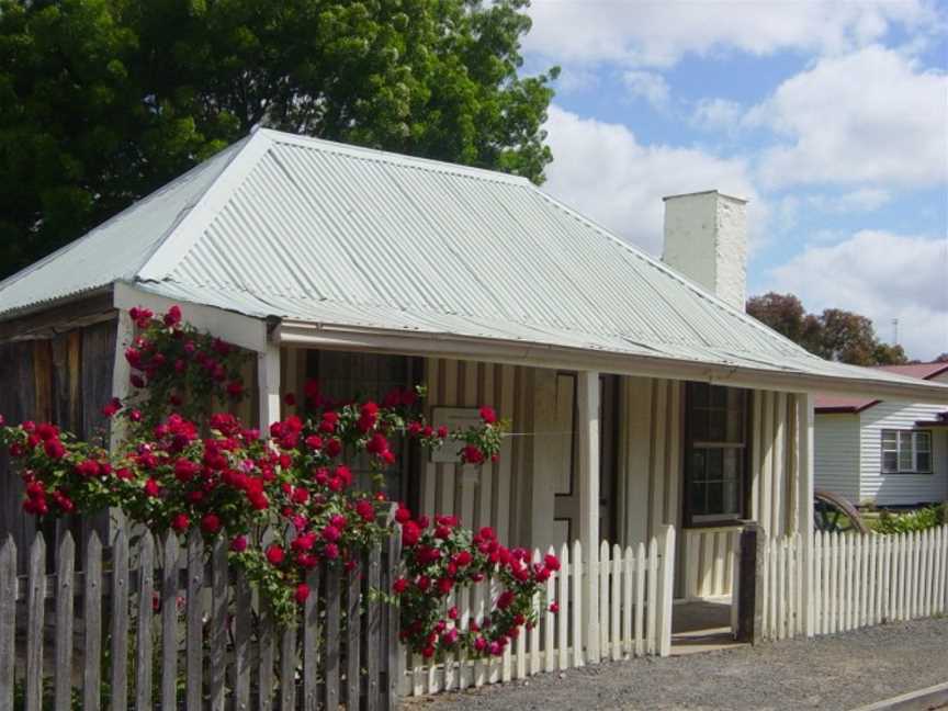 SHARAM COTTAGES, Penola, SA