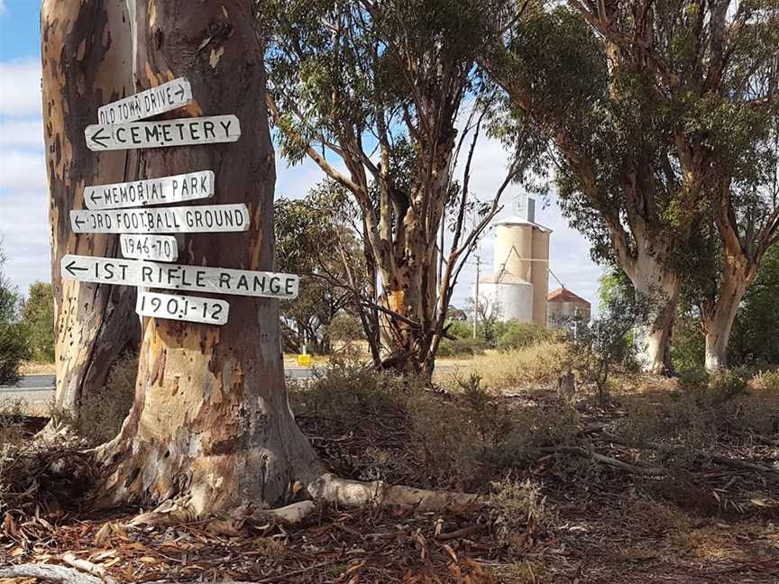 Mallee Sunsets Gallery, Tourist attractions in Rosebery