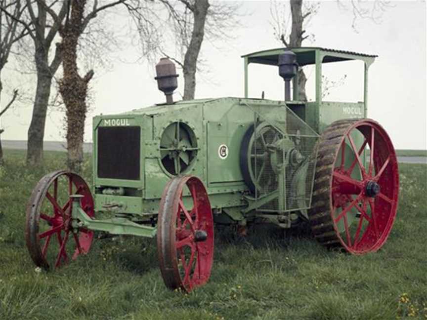 Hugh Manning Tractor & Machinery Museum, Tourist attractions in Serpentine