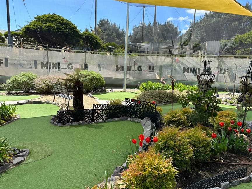 Mini Golf Federation Square Gold Creek Canberra, Nicholls, ACT