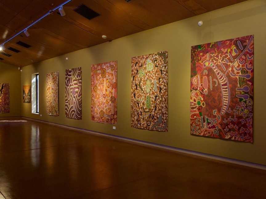 Tjulyuru Arts and Cultural Centre, Tourist attractions in Warburton