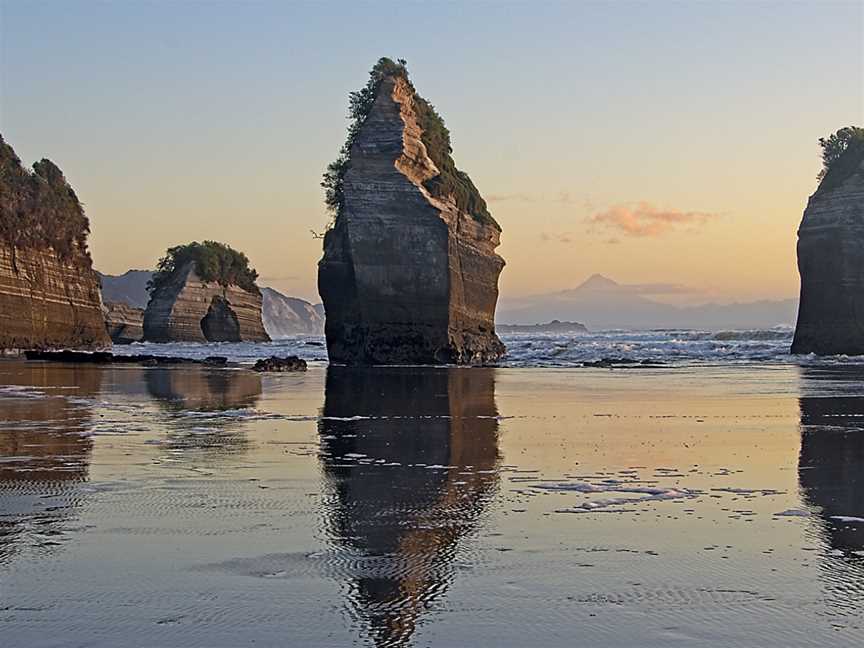 The Three Sisters, Tongaporutu, New Zealand