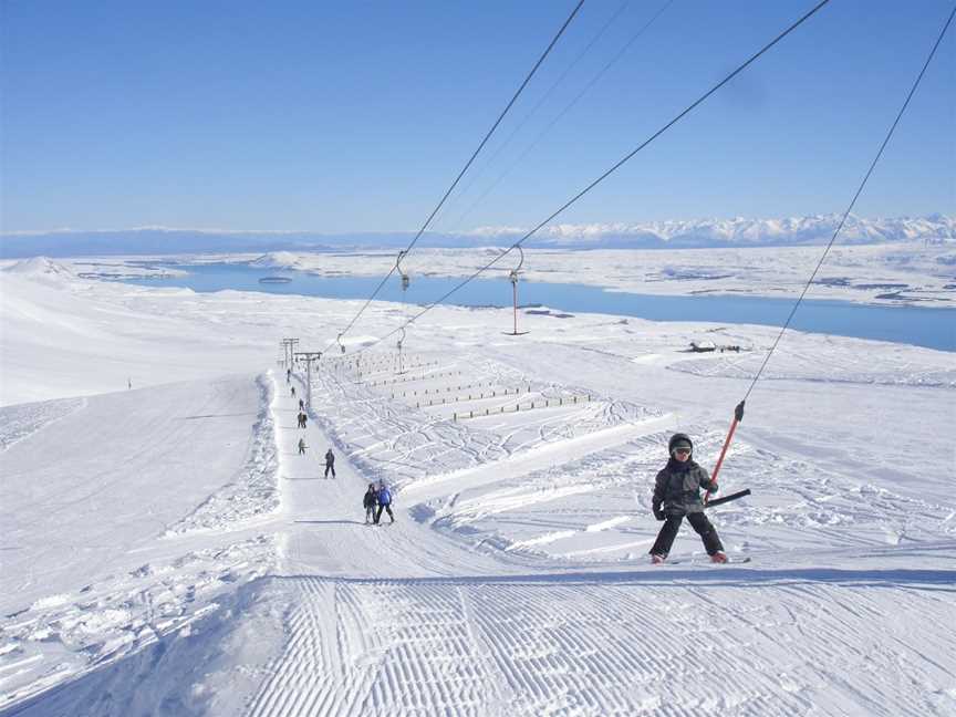 Roundhill Ski Area, Tekapo, New Zealand