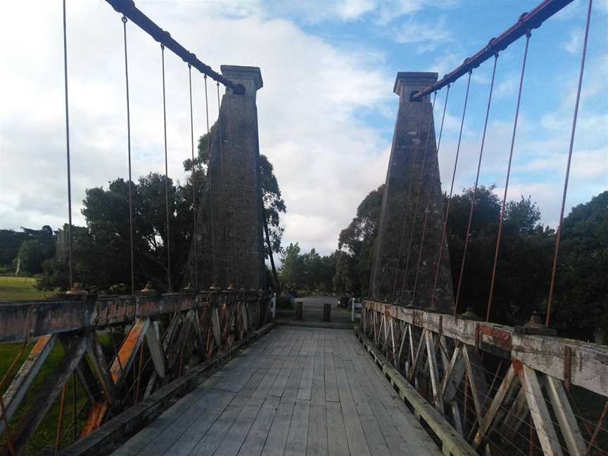 Clifden Suspension Bridge, Fiordland, New Zealand