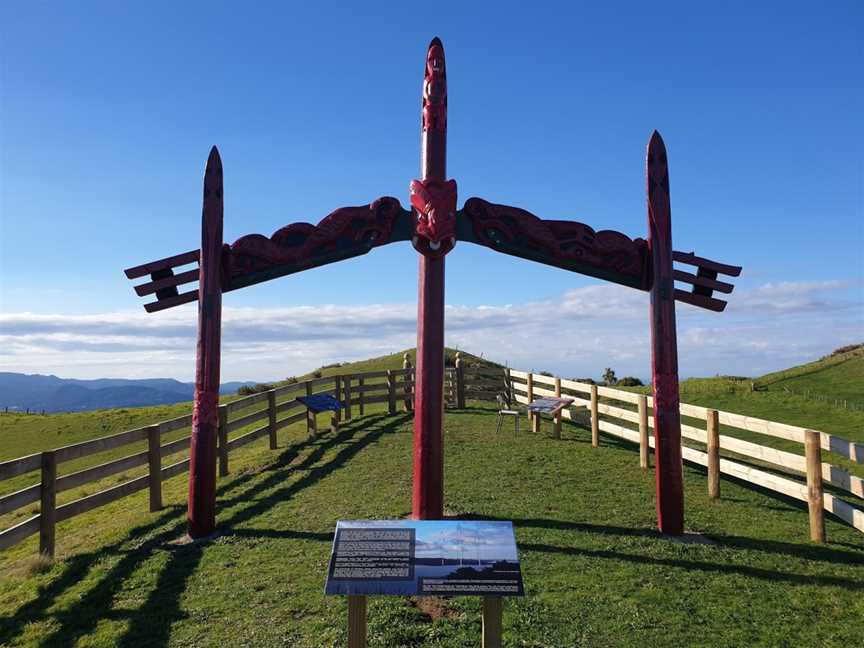 Manukau Heads Maori Carvings, Manukau Heads, New Zealand