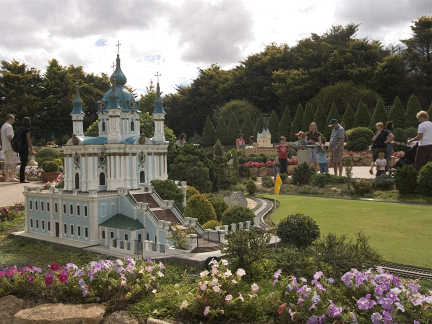 Cockington Green Gardens, Nicholls, ACT