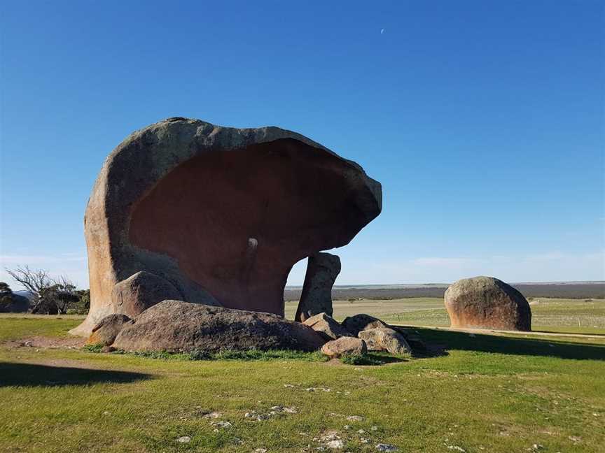 Murphy's Haystacks, Calca, SA