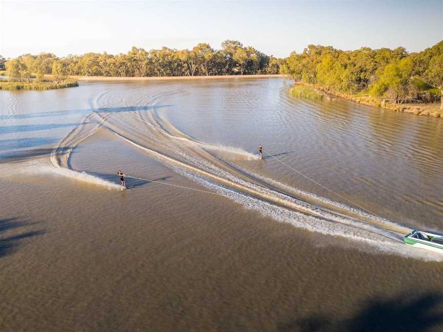 Luke Park and Jerilderie Lake, Jerilderie, NSW