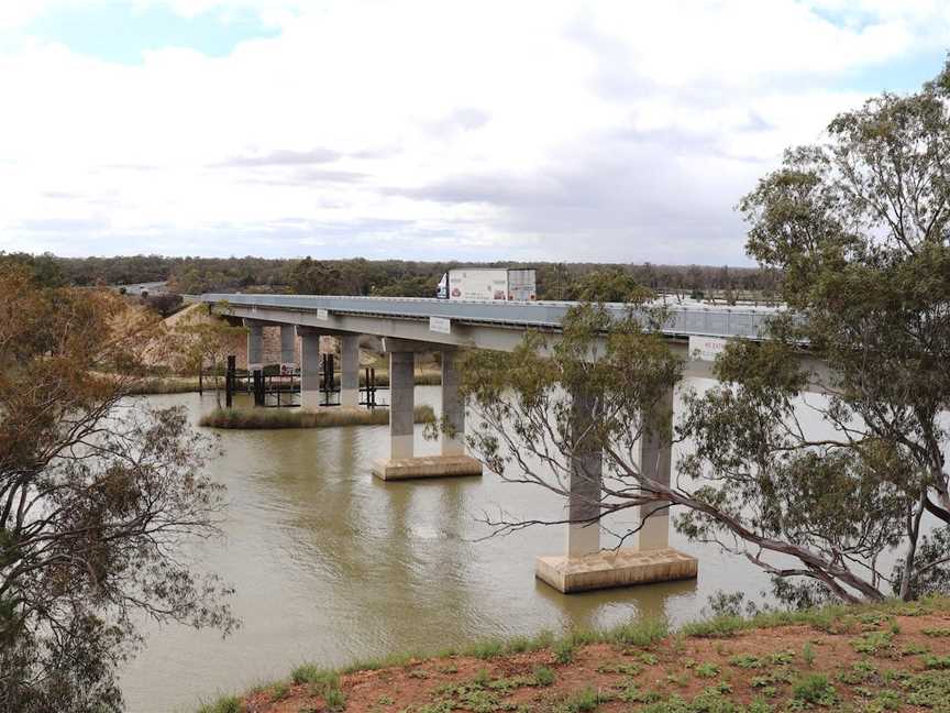 Kingston on Murray Bridge Lookout and Sturt Memorial, Kingston On Murray, SA