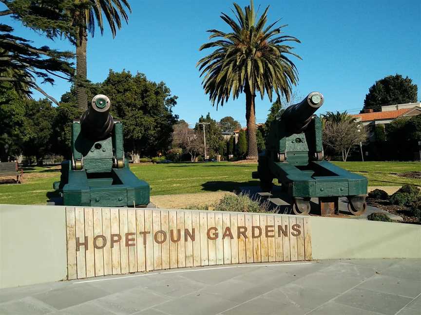 Hopetoun Gardens, Elsternwick, VIC