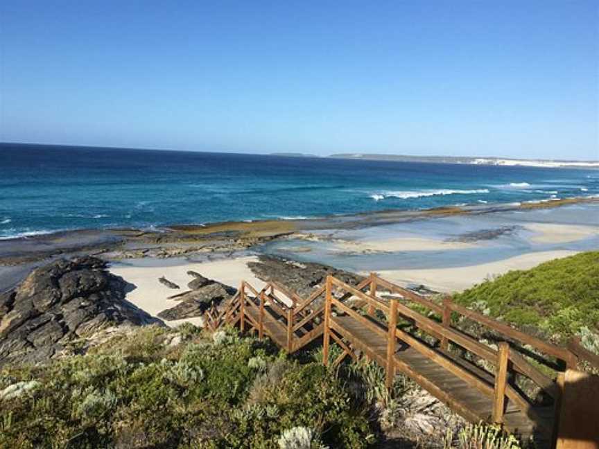 Ten Mile Lagoon, Tourist attractions in Esperance