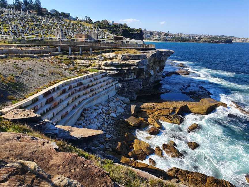 Bondi to Bronte Coastal Walk, Tourist attractions in Bondi Beach