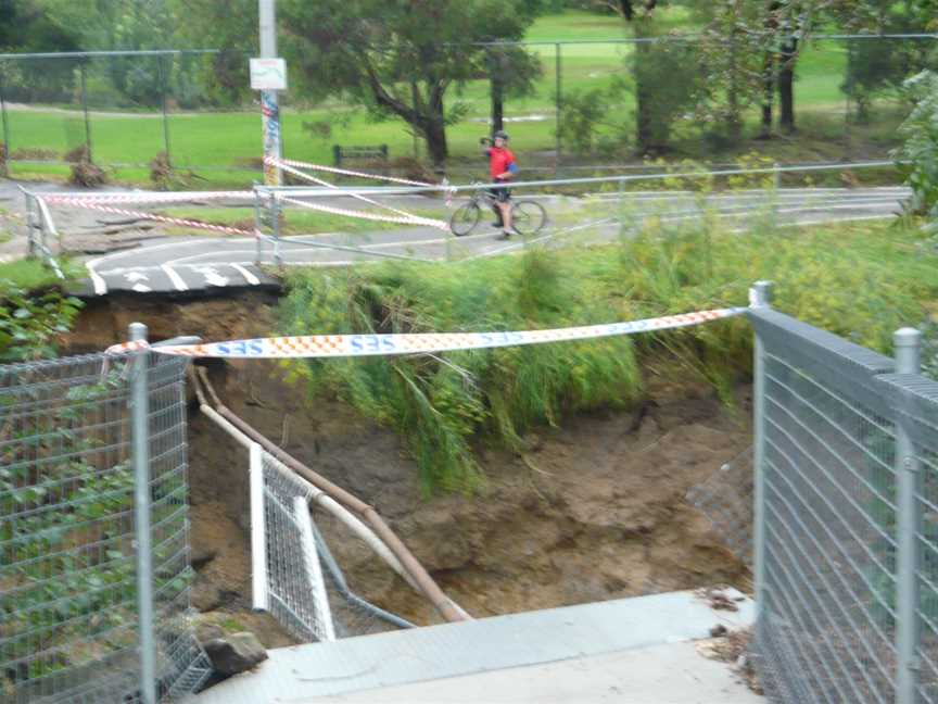 Gardiner's Creek Trail, Malvern, VIC