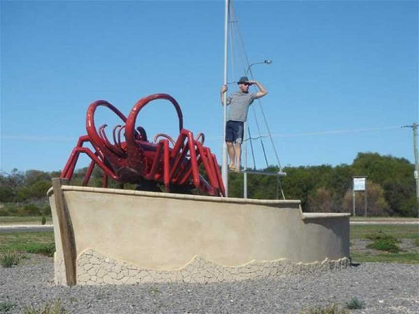 Big Western Rock Lobster, Tourist attractions in Dongara