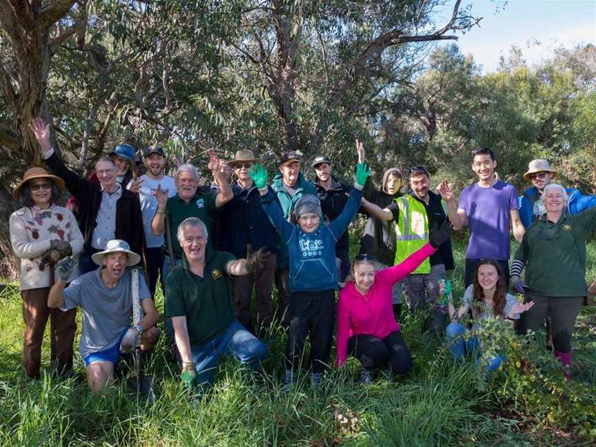 Friends Of Yellagonga Regional Park, Social clubs in Darch