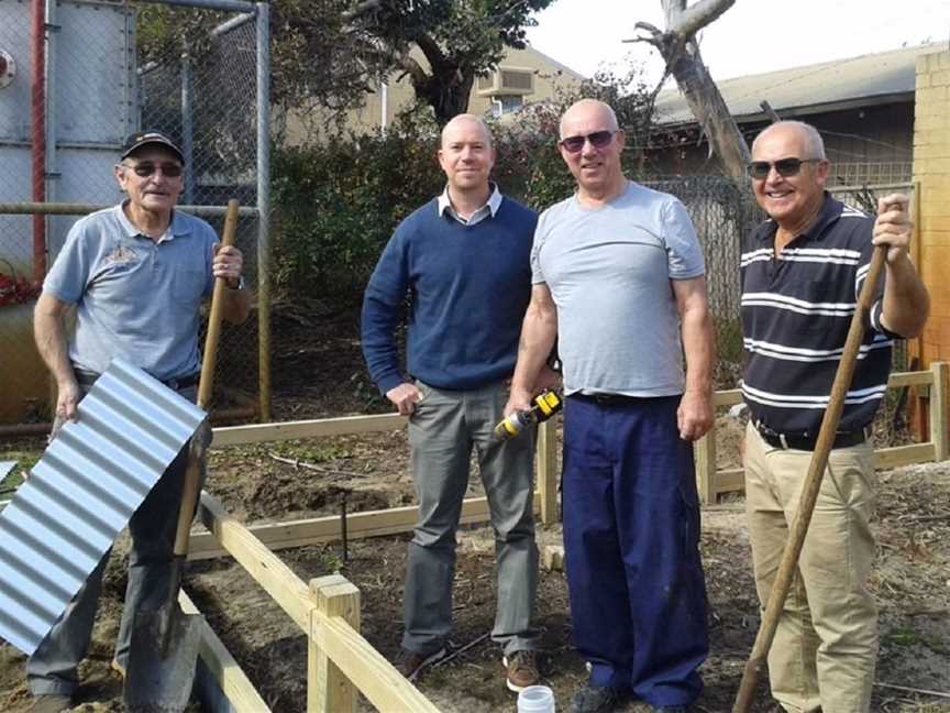 Northern Suburbs Men’s Shed, Social clubs in Landsdale