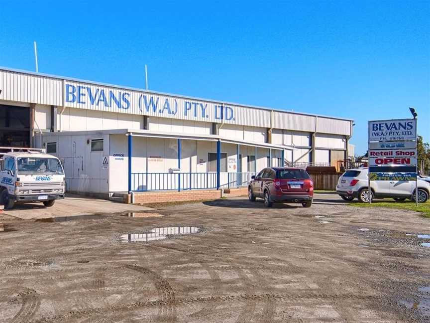 Bevan's, Food & drink in Milpara