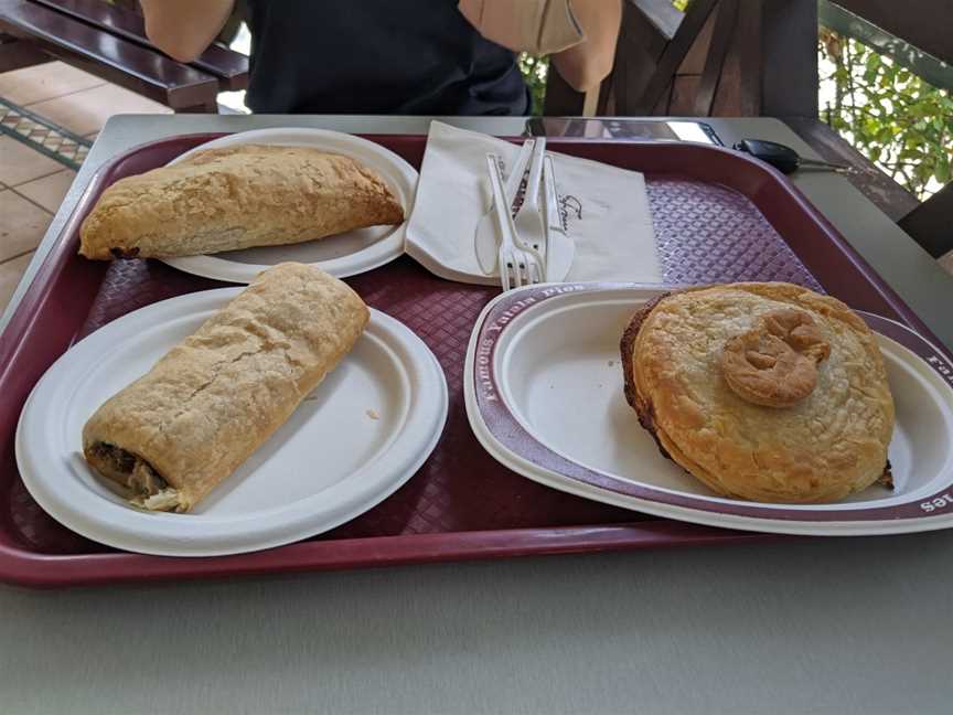 Yatala Pies, Yatala, QLD