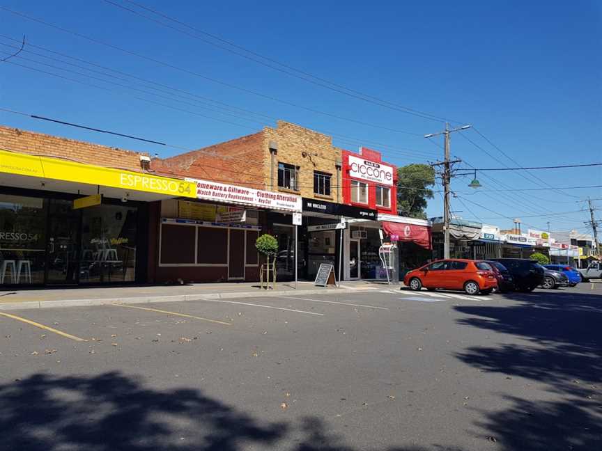 Mr Macleod, Macleod, VIC